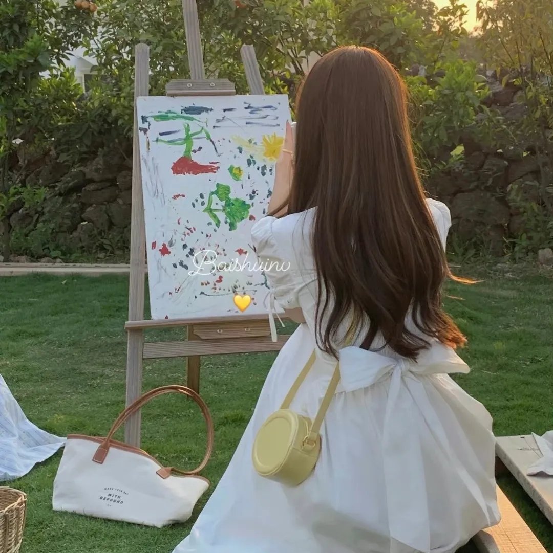 芒果和红色轮椅